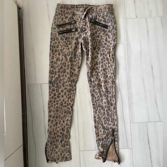 Cheetah jeans low rise with zippers - Picture 1 of 2